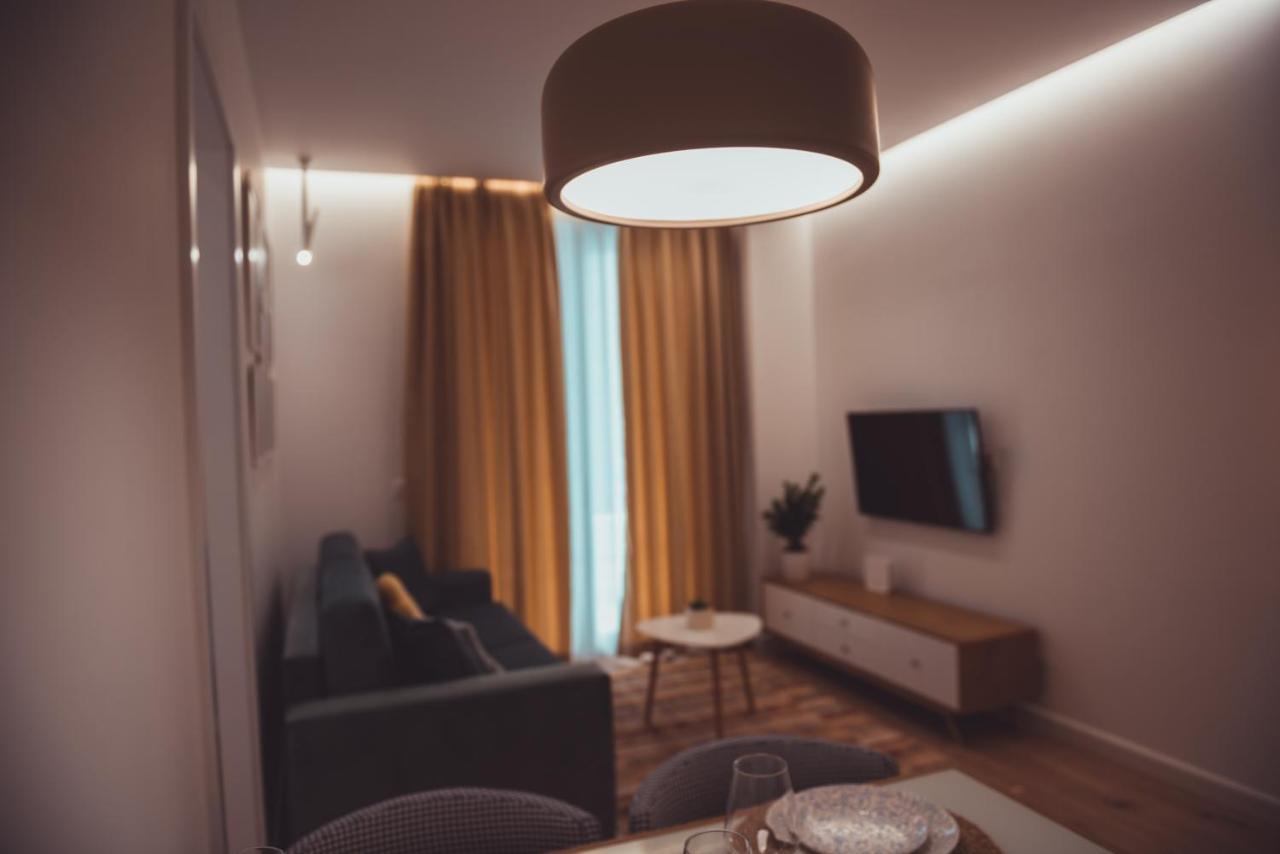 Tam Skanderbeg Square Serviced City Center Apartment No1 تيرانا المظهر الخارجي الصورة