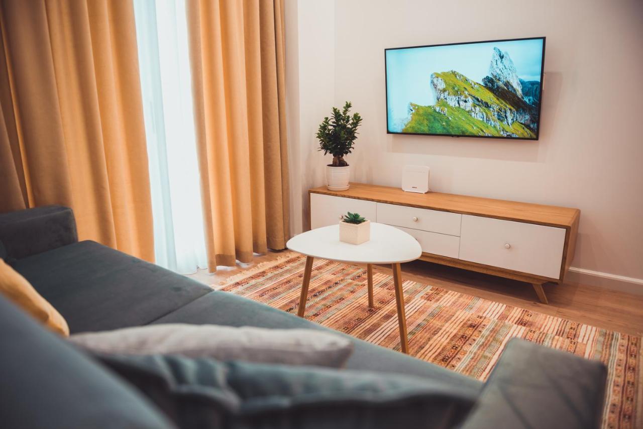 Tam Skanderbeg Square Serviced City Center Apartment No1 تيرانا المظهر الخارجي الصورة