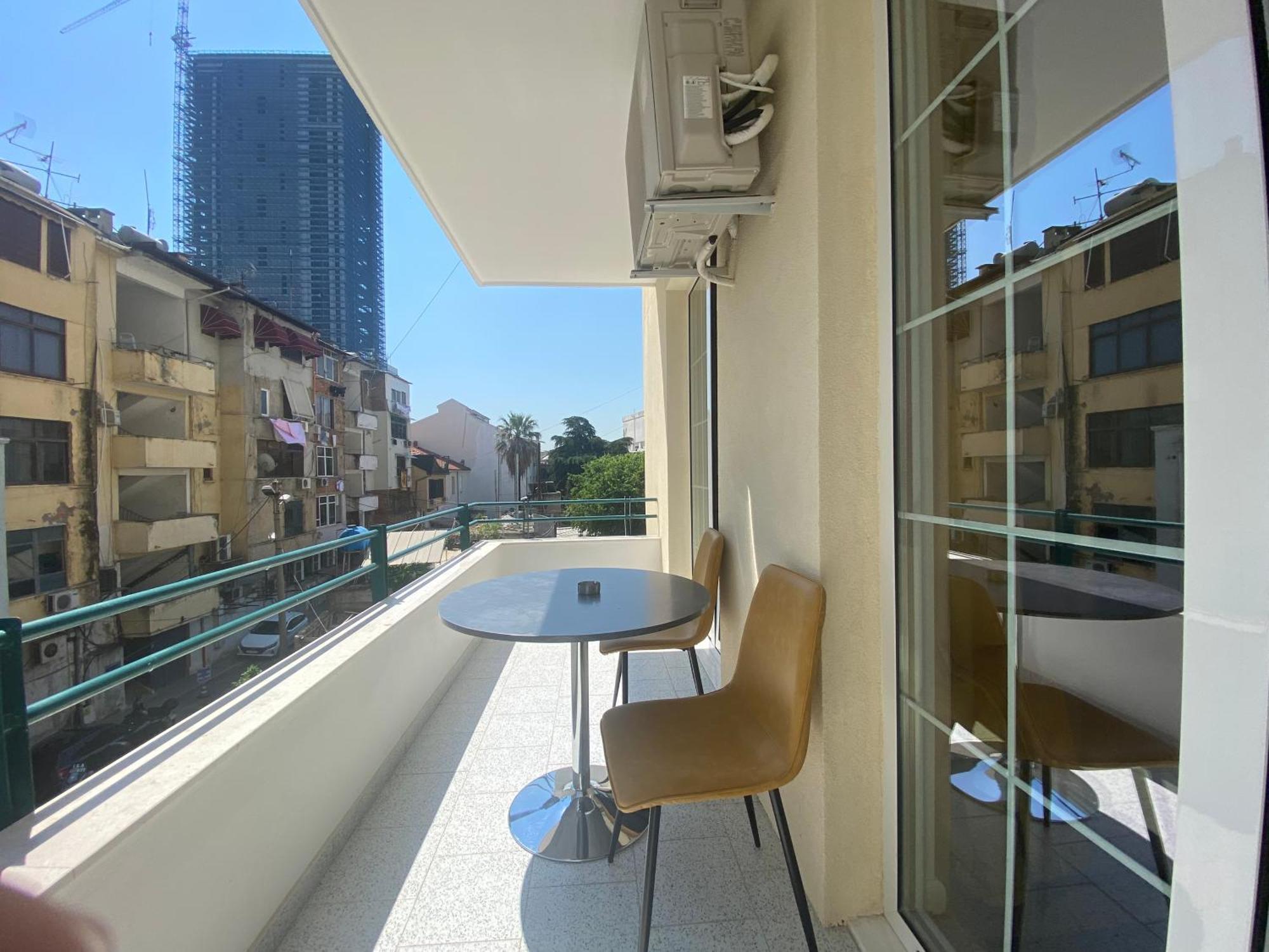 Tam Skanderbeg Square Serviced City Center Apartment No1 تيرانا المظهر الخارجي الصورة